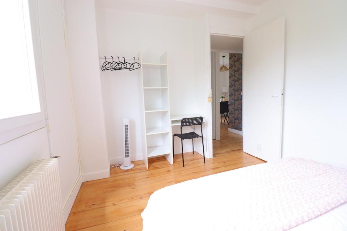 Le Ambroise - T3 Spacieux Et Calme Avec Parking Gratuit แบร์เฌอรัก ห้อง รูปภาพ