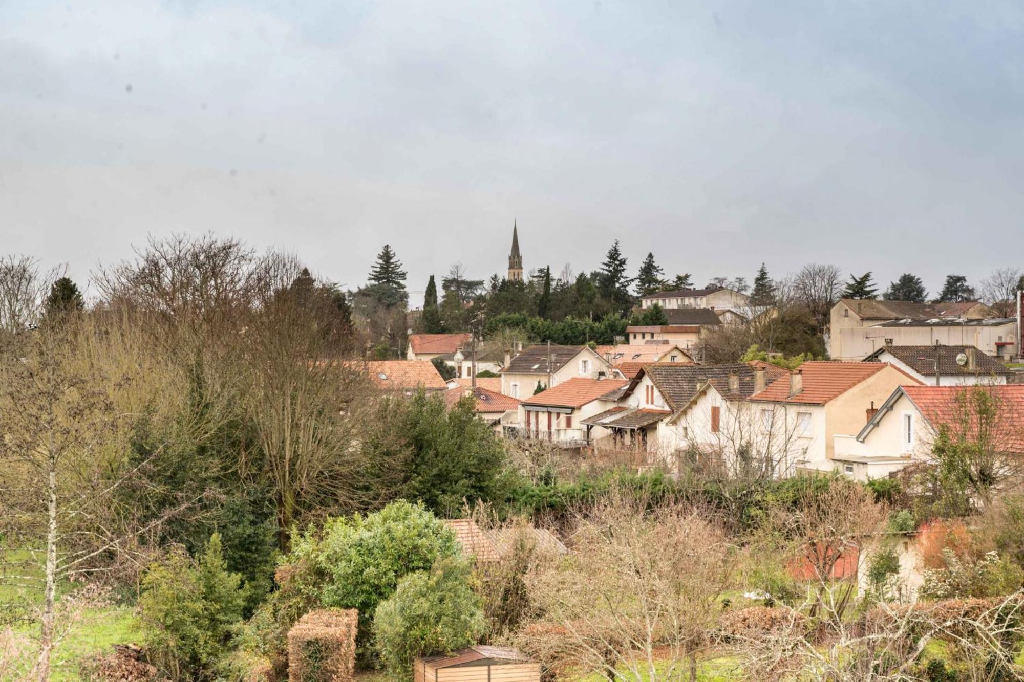 Le Ambroise - T3 Spacieux Et Calme Avec Parking Gratuit แบร์เฌอรัก ห้อง รูปภาพ