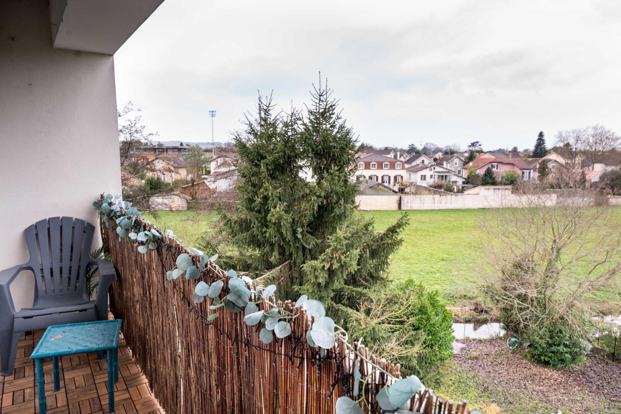 Le Ambroise - T3 Spacieux Et Calme Avec Parking Gratuit แบร์เฌอรัก ภายนอก รูปภาพ